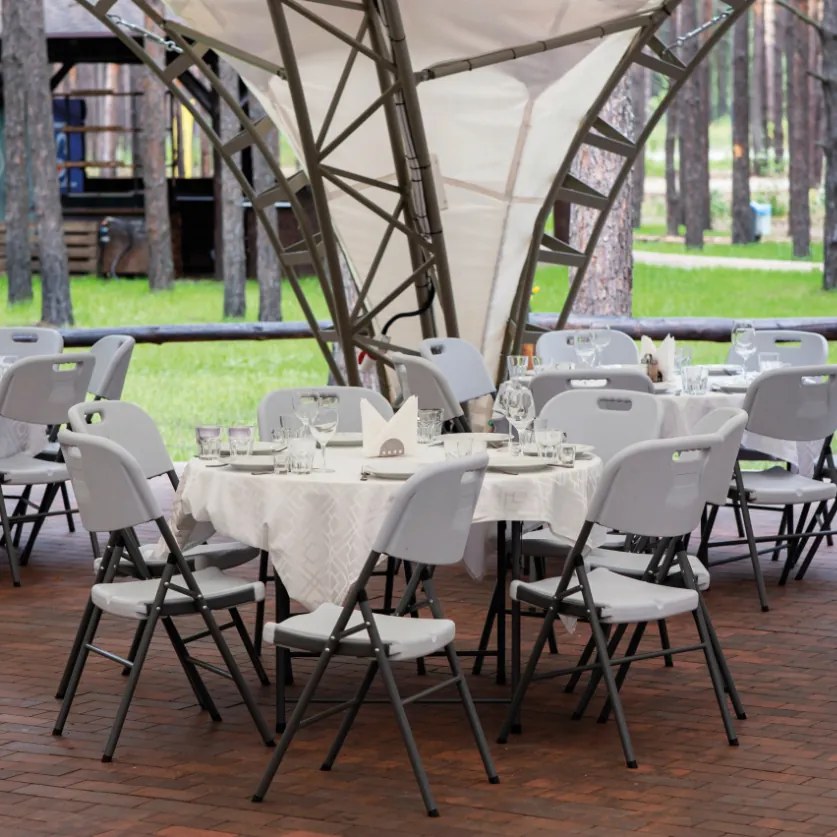 Преференциален комплект от четири кетъринг стола