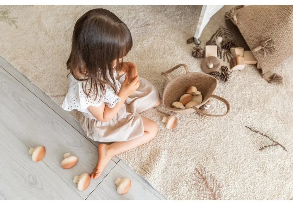 Кремав ръчно изработен памучен детски килим подходящ за пране 140x200 cm Pine Forest – Lorena Canals