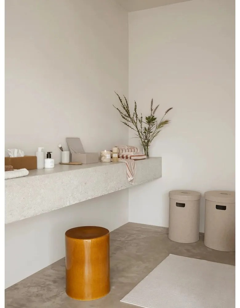 Кремав диспенсер за сапун от полиресин 300 ml Kua – Blomus