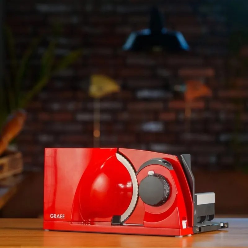 Уред за рязане - слайсер Graef MYtiny MT1003EU, 170W, 17 см, 0-15 мм, Детска защита, Сгъваем, Червен