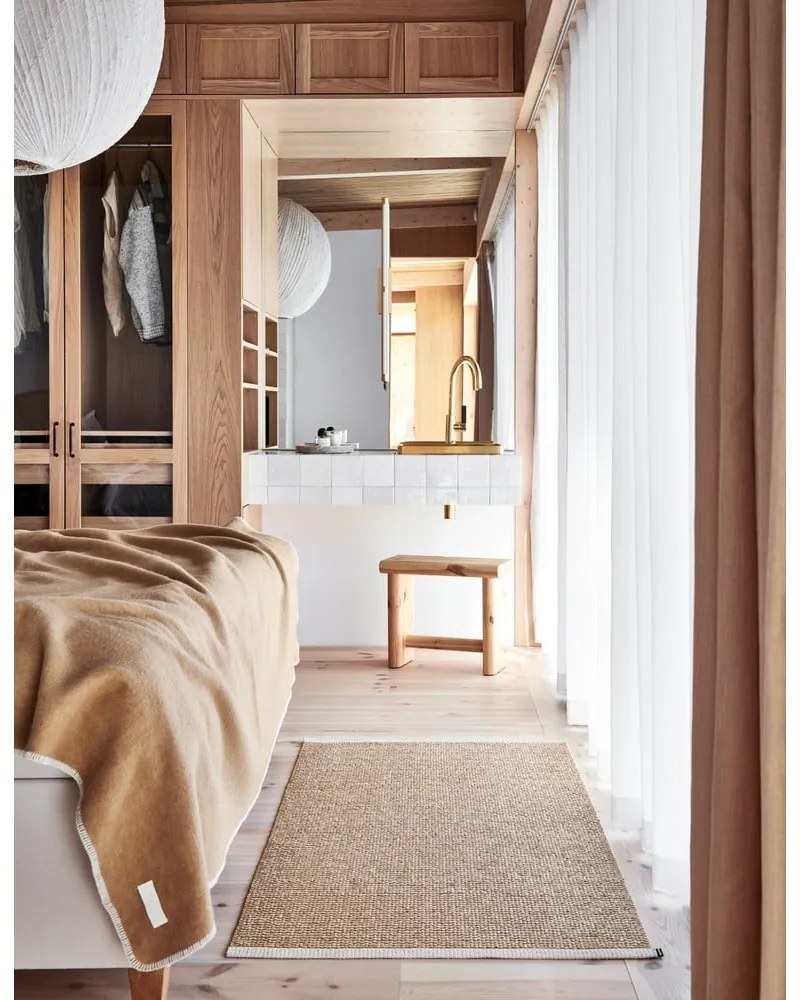 Одеяло със смес от вълна в цвят жълта охра 140x200 cm Ylva Ochre – Pappelina