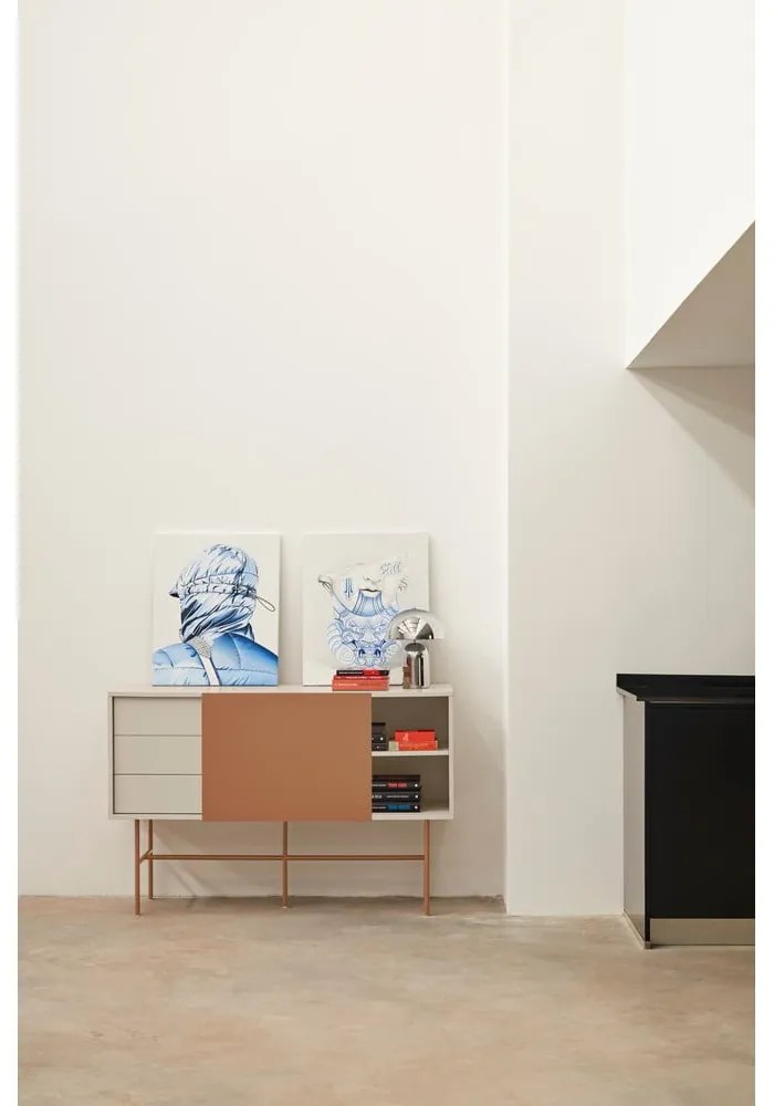 Нисък скрин с плъзгащи се врати в светлосиво-тухлено 140x91 cm Nube - Teulat