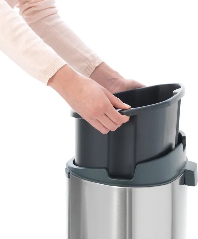 Кош за боклук Brabantia Touch Bin New 649733, 40 л, Безшумно и плавно затваряне, Плосък гръб, Черен