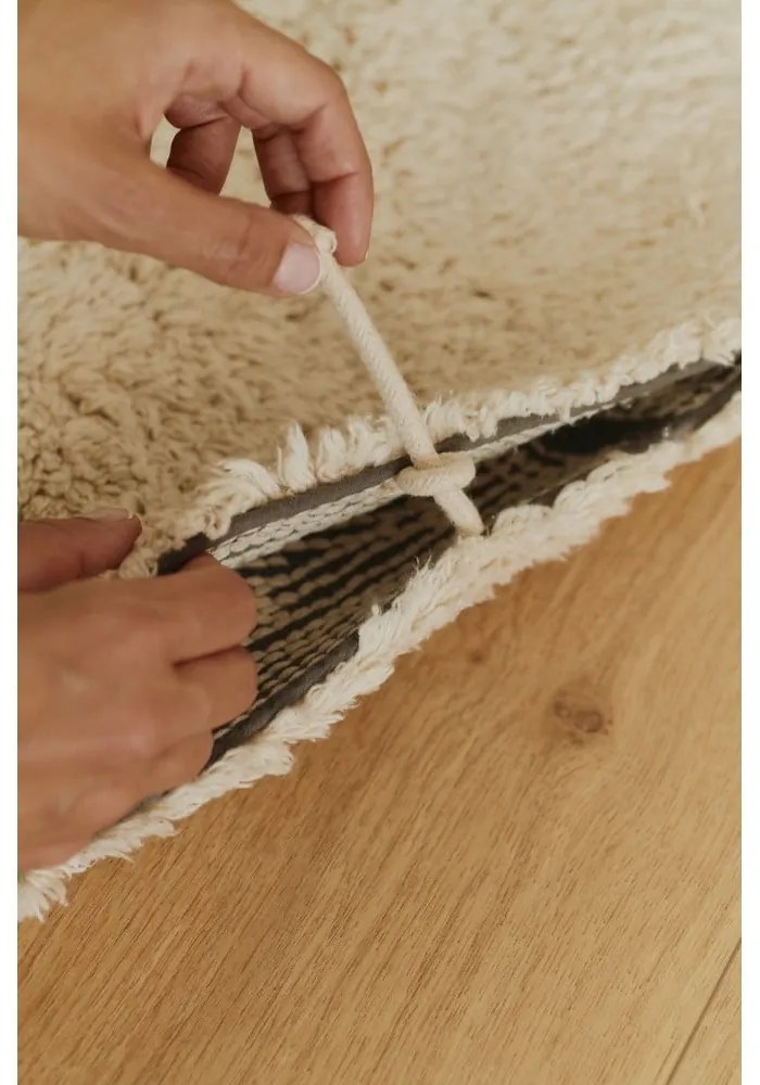 Кремав ръчно изработен памучен кръгъл килим подходящ за пране ø 100 cm Moon Multishape – Lorena Canals