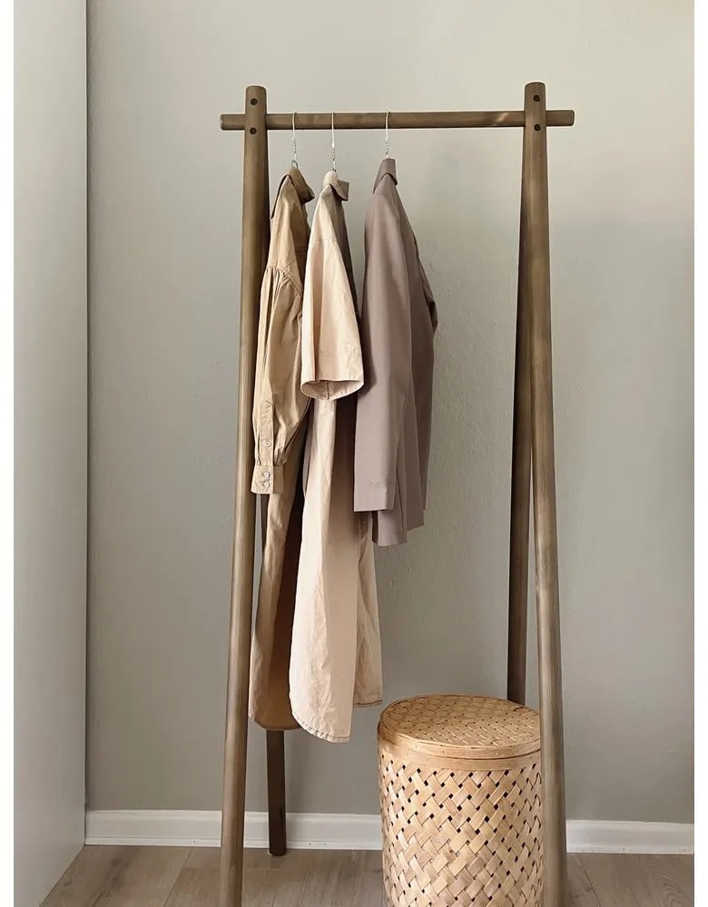 Кафяв шкаф за дрехи от борова дървесина Hongi - Karup Design