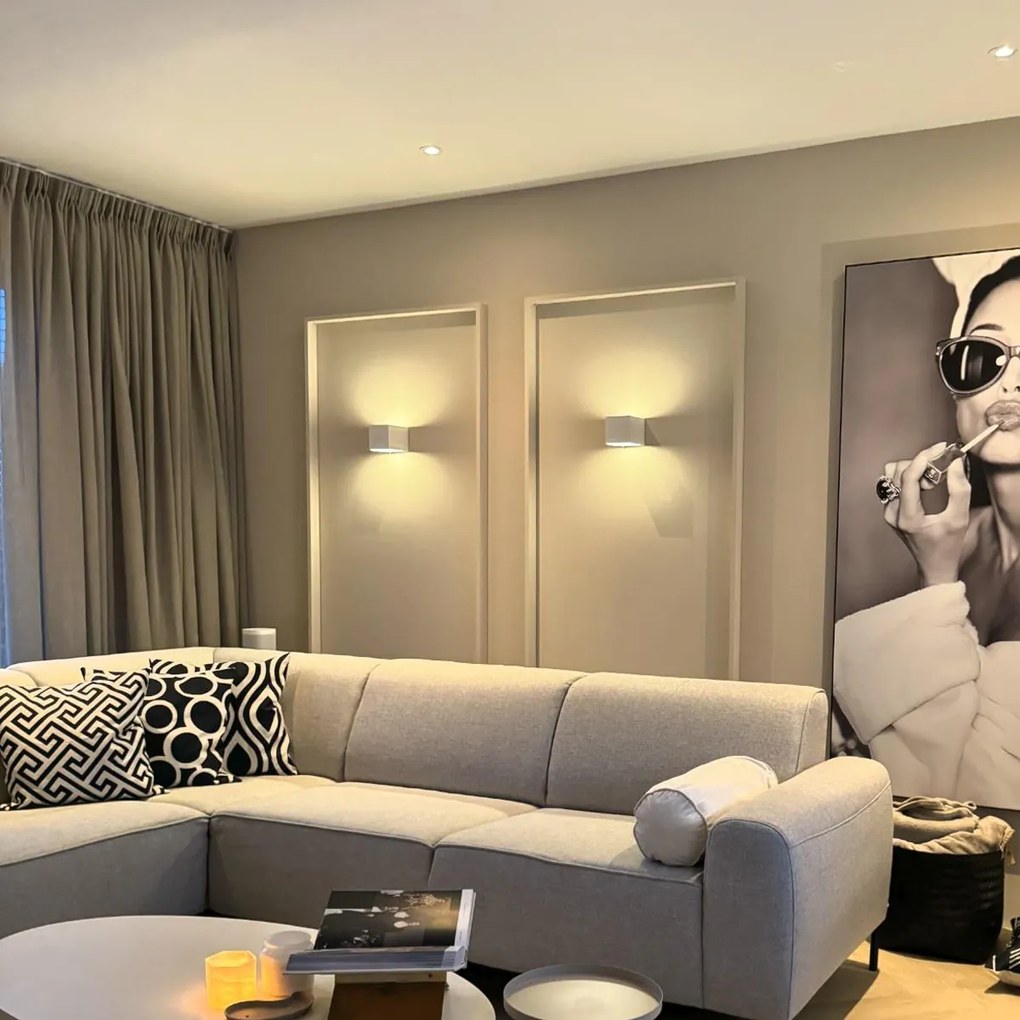 Модерна бяла стенна лампа със светлинен ефект - Transfer