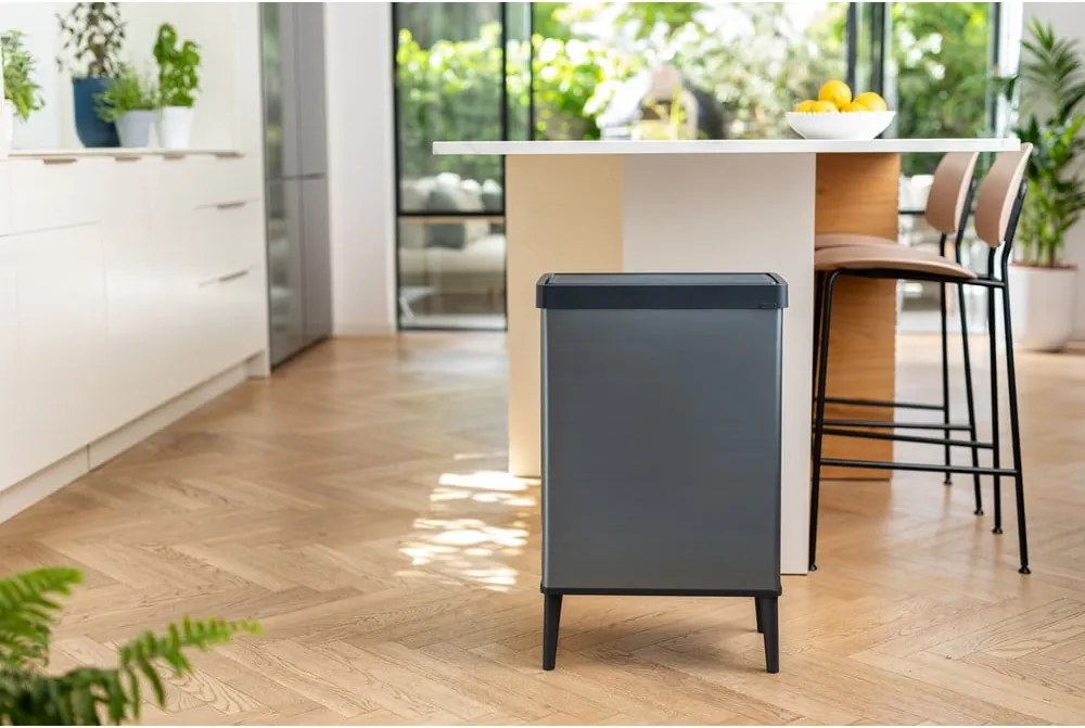 Синьо кошче за боклук с отваряне с докосване от рециклирана пластмаса 54 l Verto High – Curver