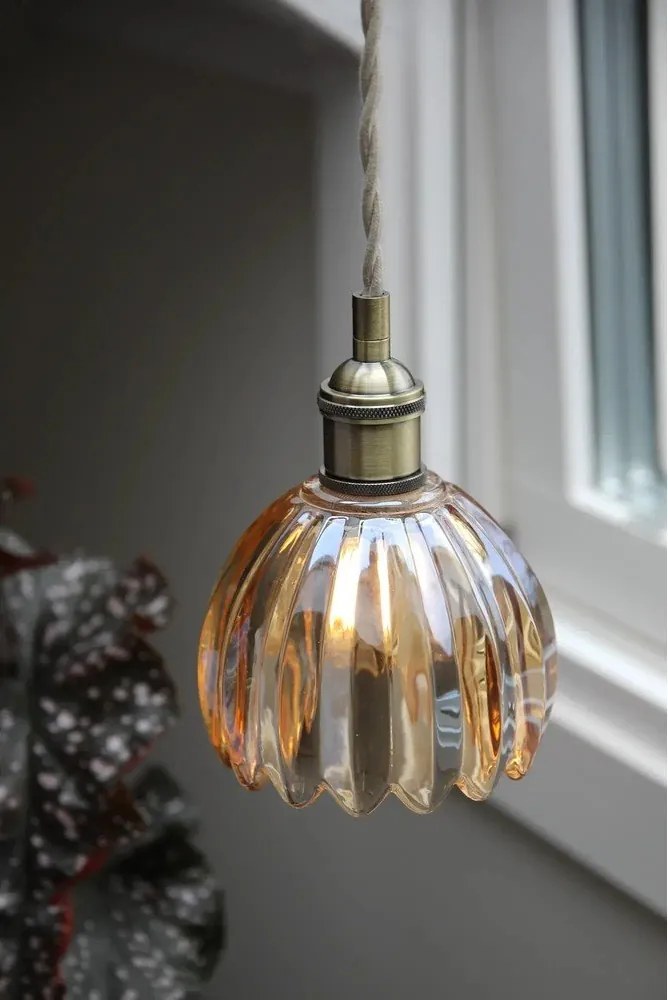 Метално висящо осветително тяло в кехлибарен цвят със стъклен абажур ø 13 cm Gota – Markslöjd