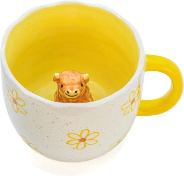 Жълта/кремава порцеланова чаша 350 ml Surprise Highland Cow – Sass & Belle