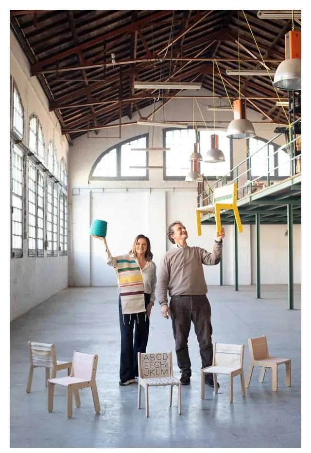 Детски стол в естествен цвят Kaarol Earth – Lorena Canals