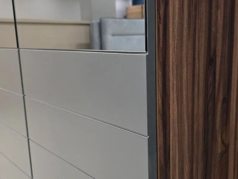 гардероб с три врати ZETT2MDF 134 сиво