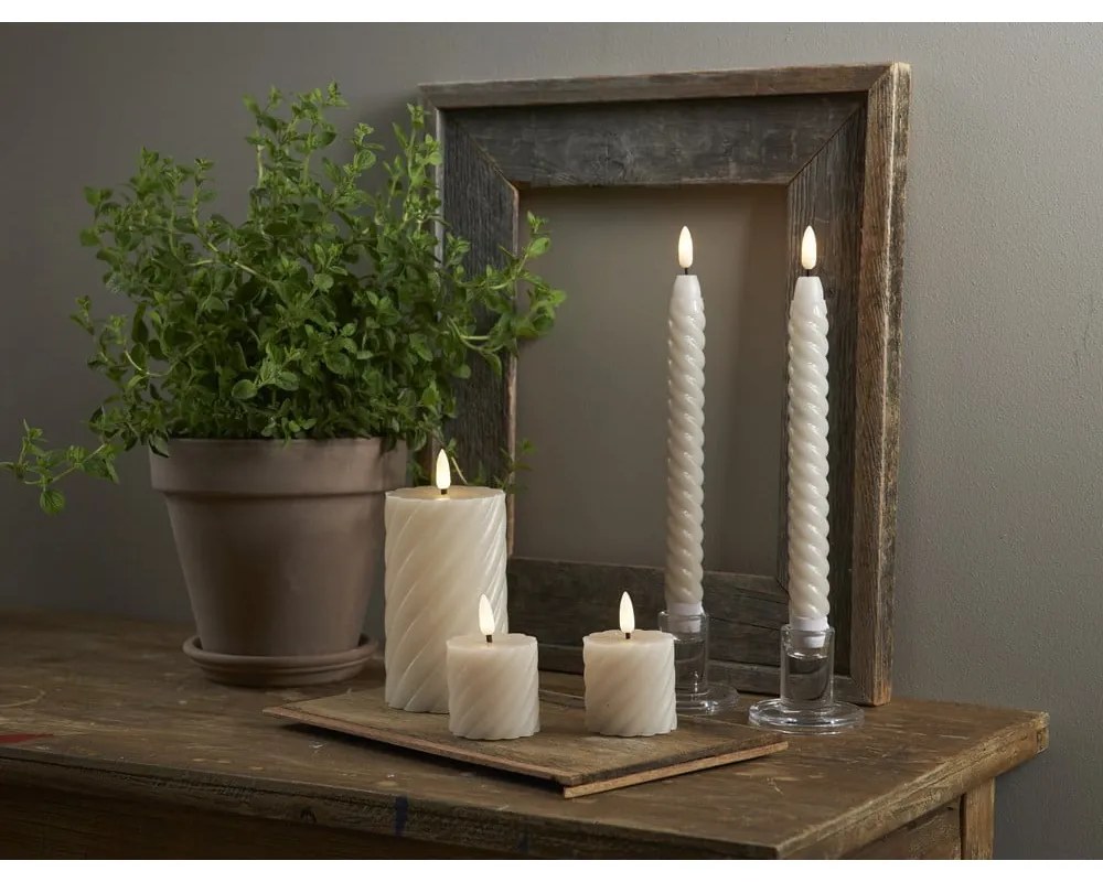 Комплект от 2 LED свещи от бежов восък, височина 7,5 см Flamme Swirl - Star Trading