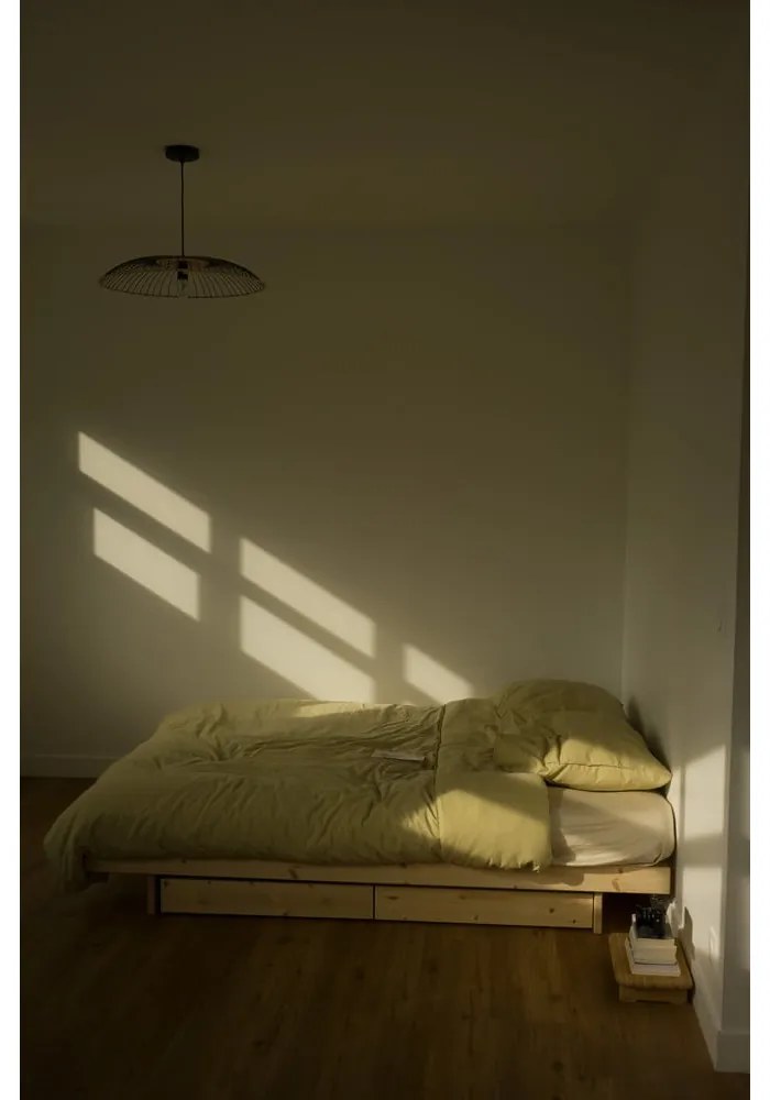 Единично легло от масивен бор с място за съхранение с включена подматрачна рамка в естествен цвят 120x200 cm Kanso – Karup Design