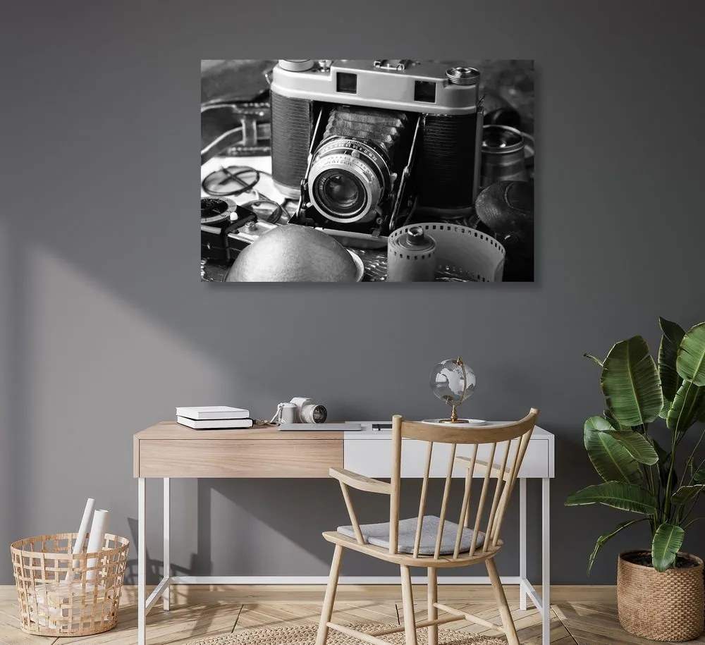 Картина на платно – Стар фотоапарат в черно-бяло