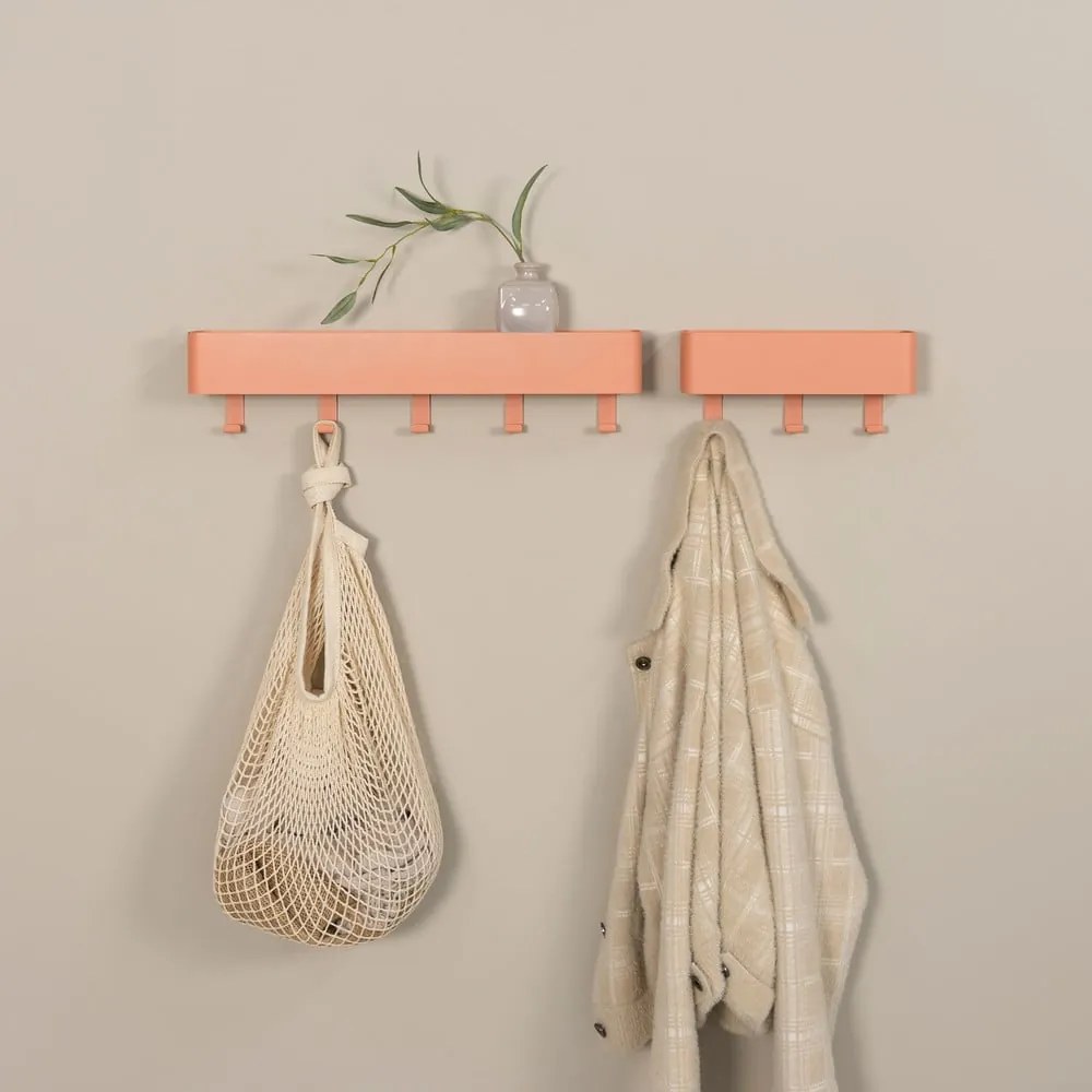 Метална стенна закачалка в цвят сьомга с рафт 52 cm Dax Play – Spinder Design