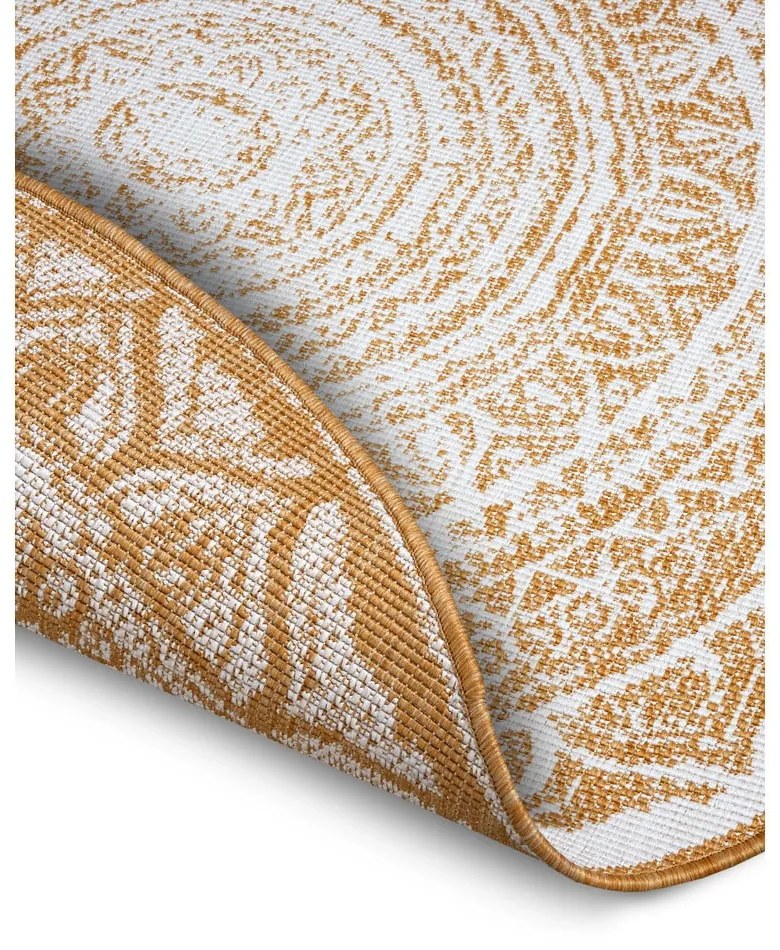 Кръгъл външен килим в бяло и цвят жълта охраø 140 cm Siruma – NORTHRUGS