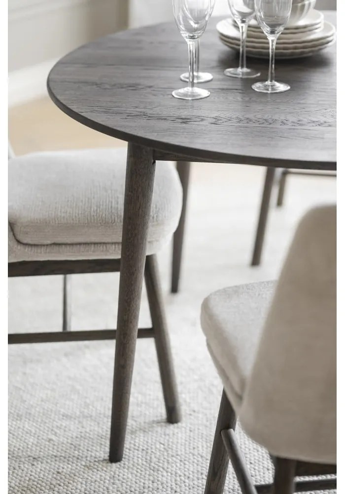 Тъмнокафява кръгла сгъваема трапезна маса от масивен дъб ø 120 cm Tyler – Rowico