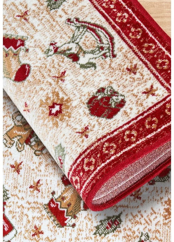 Червен килим с коледен мотив със смес от памук 50x80 cm Toy's Delight Red Christmas – Villeroy&amp;Boch