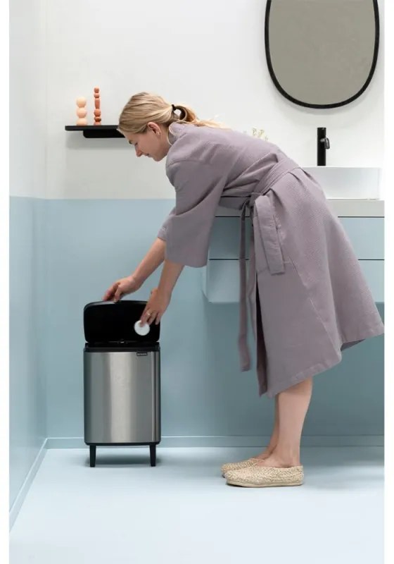 Кош за боклук Brabantia Bo Small Hi 1006650, 12 л, Плавно и безшумно отваряне, Противоплъзгаща основа, Устойчив на пръстови отпечатъци, Инокс