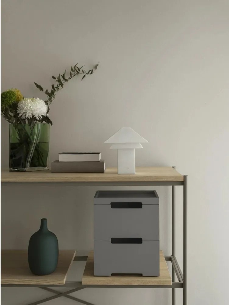 Бяла LED затъмняваща се настолна лампа с метален абажур (височина 33,5 cm) Sanaka – Blomus