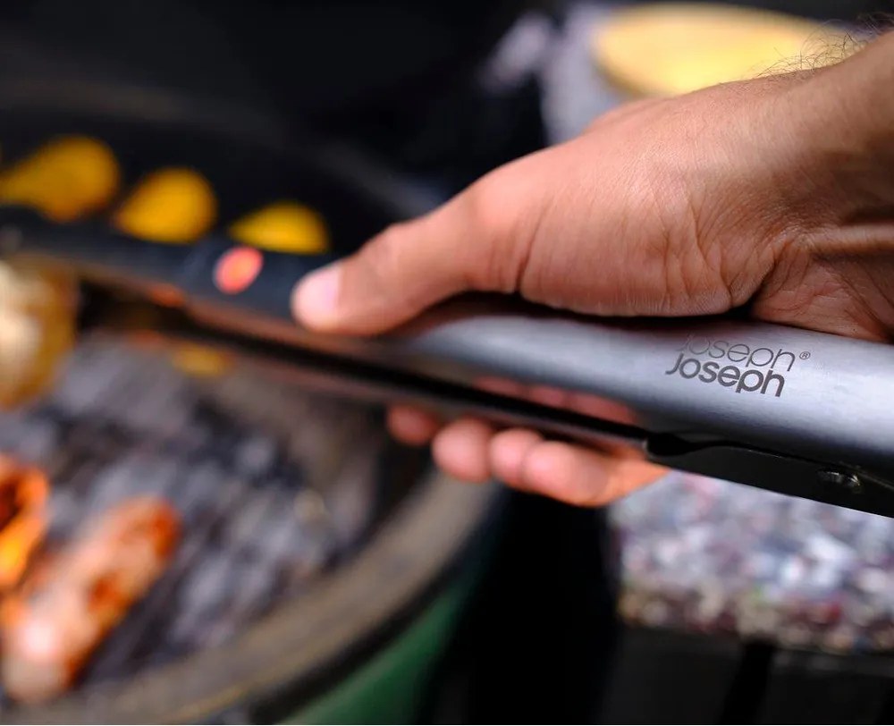 Прибори за грил в комплекта 4 бр. GrillOut – Joseph Joseph