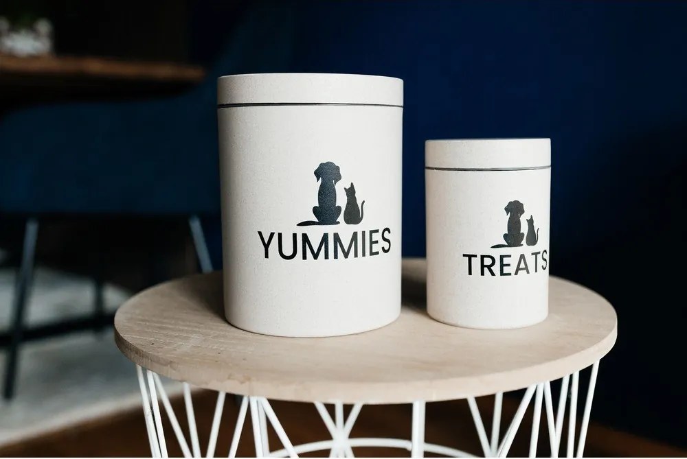 Кутия за лакомства 700 ml Dog Fantasy EcoStyle – Plaček Pet Products