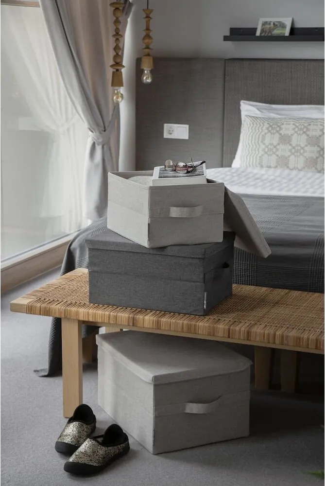 Бежова текстилна кутия за съхранение с капак 35x26x19 cm Soft Storage – Bigso