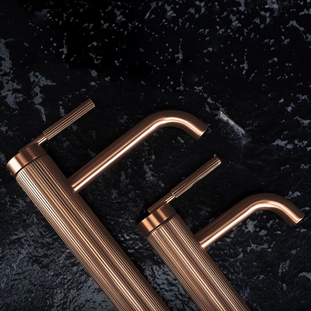 Смесител за мивка Rea Argon Brush Copper Low
