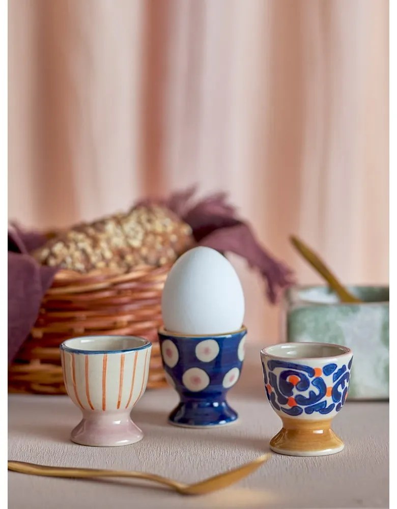Глинени поставки за яйца в комплект от 3 бр. Eviaya – Bloomingville