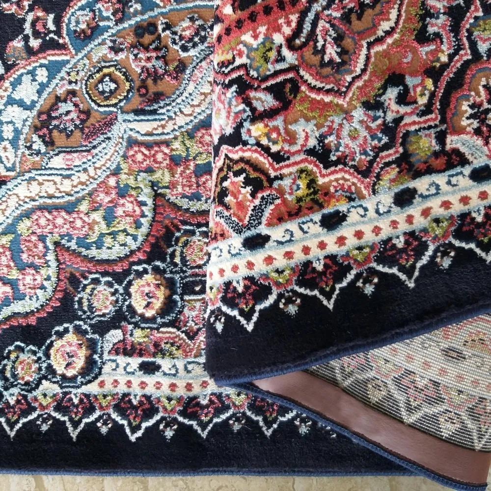 Винтидж килим с перфектен червен модел Ширина: 150 см | Дължина: 230 см