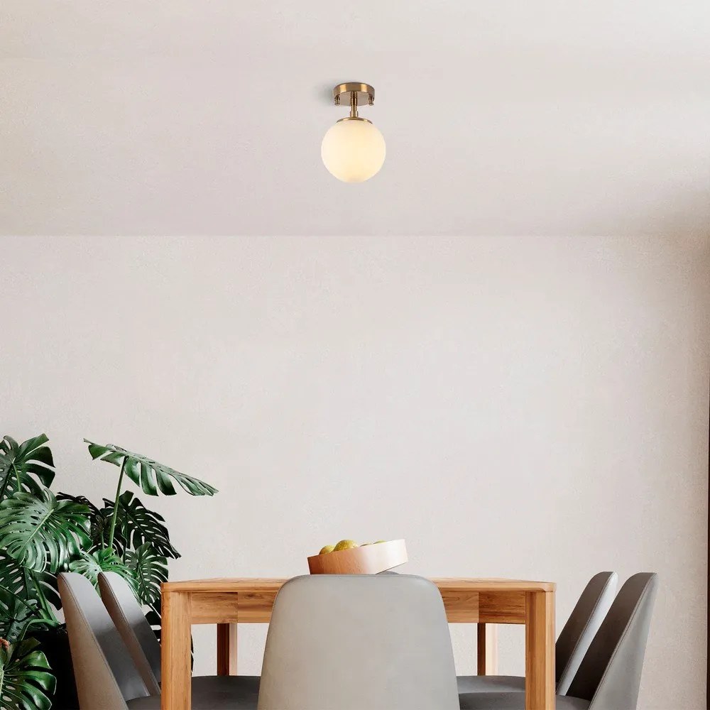 Бяло/в месингов цвят осветително тяло за таван със стъклен абажур ø 15 cm Atmaca – Opviq lights