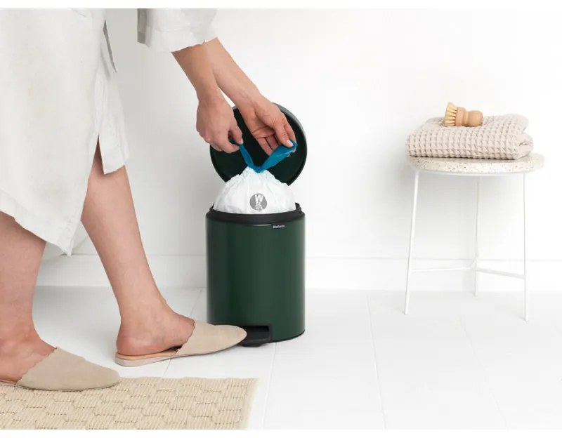 Кош за боклук с педал Brabantia NewIcon 1003199, 5 л, Плавно затваряне, Противоплъзгаща основа, Тъмнозелен