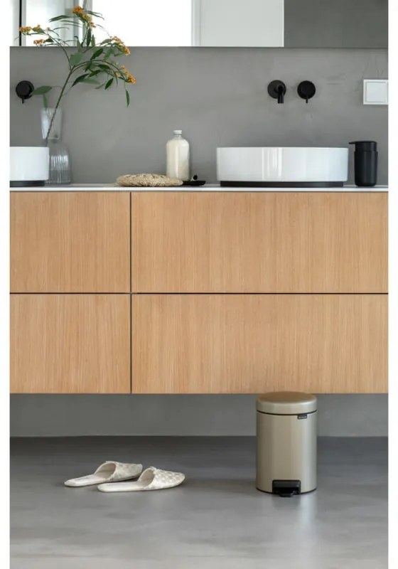 Кош за боклук с педал Brabantia NewIcon 1003195, 3 л, Плавно затваряне, Противоплъзгаща основа, Златен металик