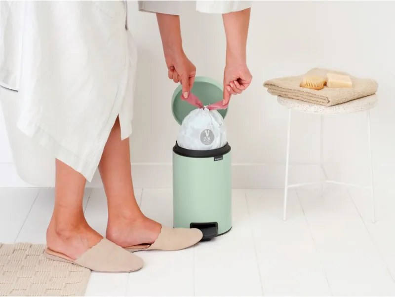 Кош за боклук с педал Brabantia NewIcon 1008835, 3 л, Плавно затваряне, Противоплъзгаща основа, Светлозелен