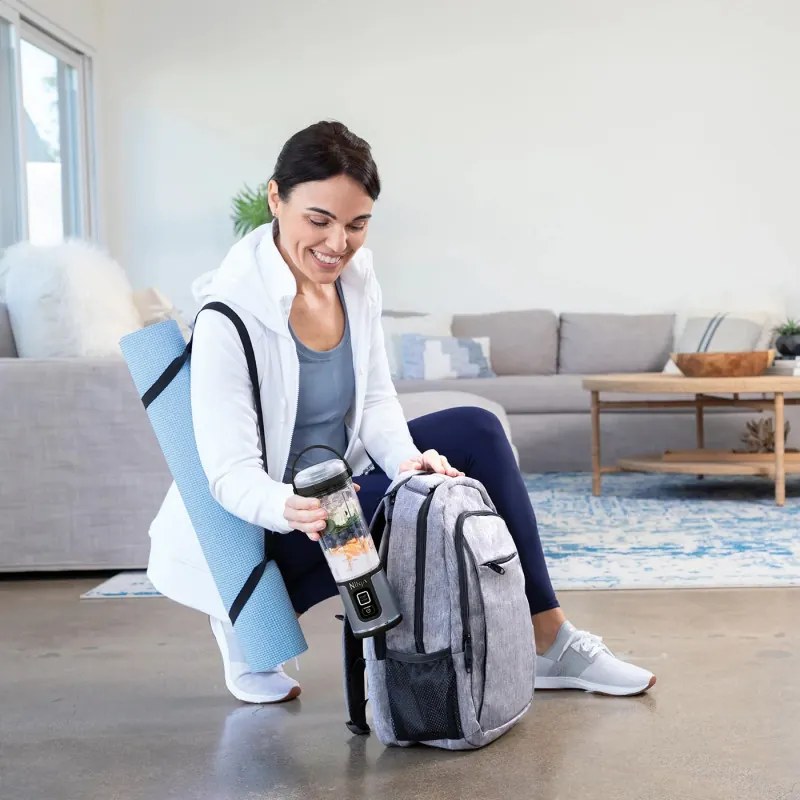 Разопакован: Преносим блендер Ninja Blast BC151EUBK, 7.4W, 530 мл, Стоманен нож с 6 остриета, Трошене на лед, До 10 цикъла, Без BPA, USB-C, Черен