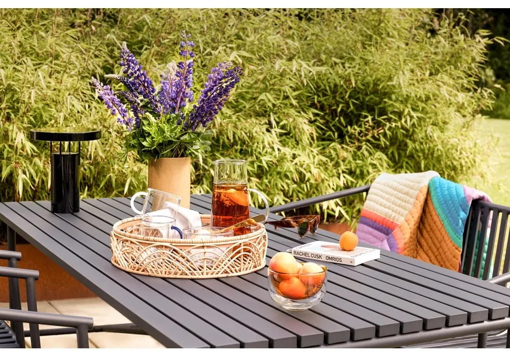 Черна LED затъмняваща се настолна лампа с метален абажур (височина 28 cm) BringMe – Hübsch