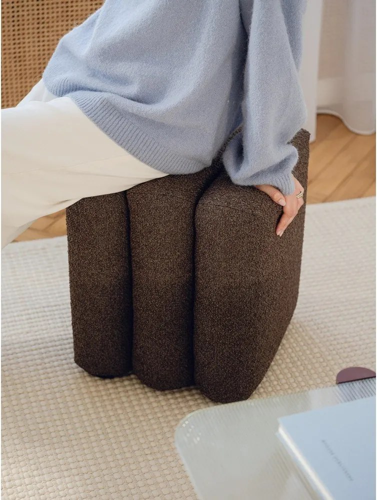 Кафява табуретка от прежда с примки от букле Radd – noo.ma