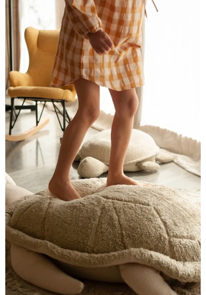 Зелен/кремав детски пуф Mrs. Turtle – Lorena Canals