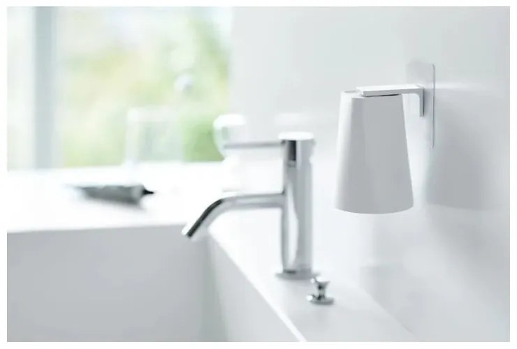 Бял пластмасов държач за чаша Film Hook – YAMAZAKI