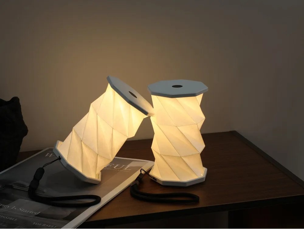 Бяла преносима светлинна декорация с USB ø 8 cm Twist – Gingko