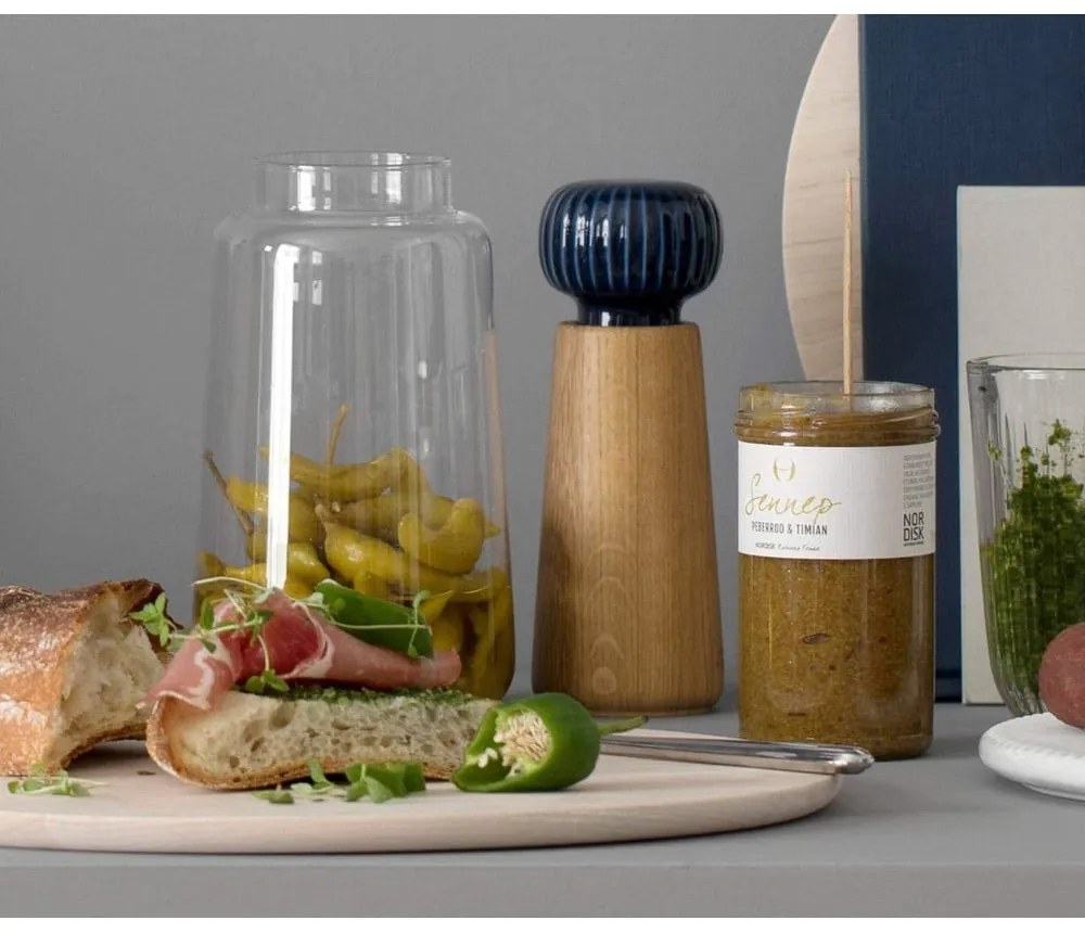 Мелничка за подправки, изработена от дъбово дърво и тъмносин порцелан Hammershoi, височина 17,5 cm Hammershøi - Kähler Design