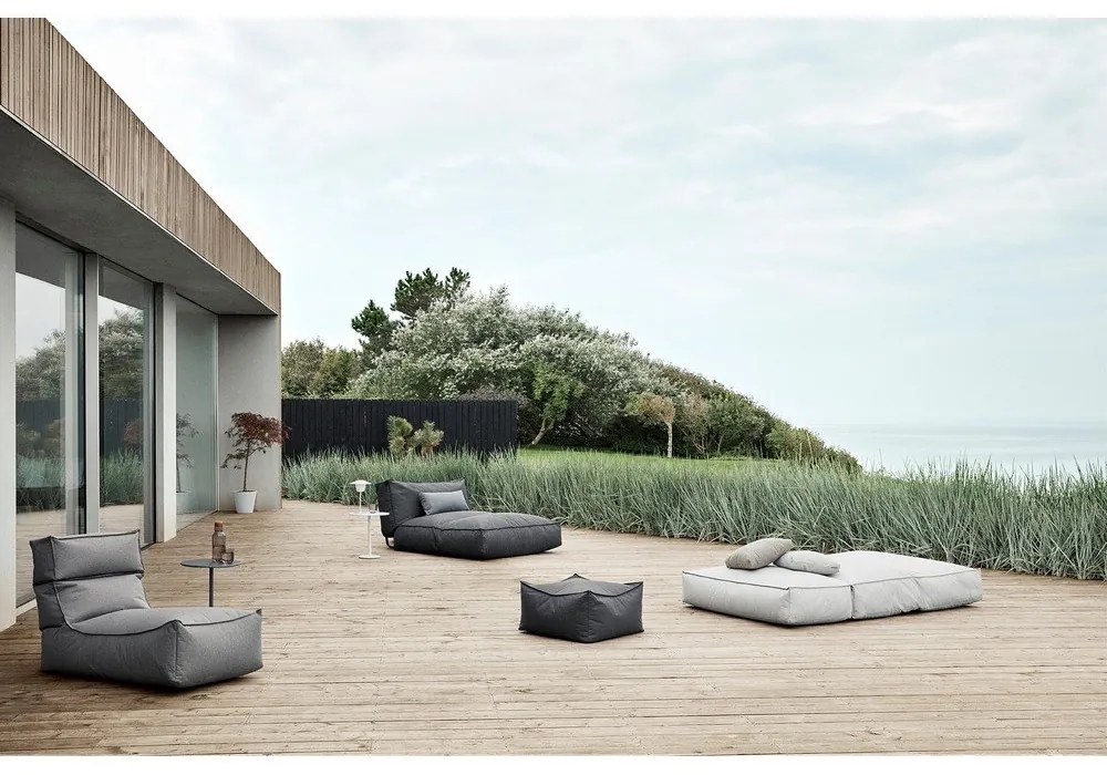 Тъмно сив градински шезлонг Coal - Blomus