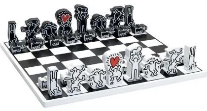 Vilac - Дървен шах за деца по дизайн на Keith Haring 9221