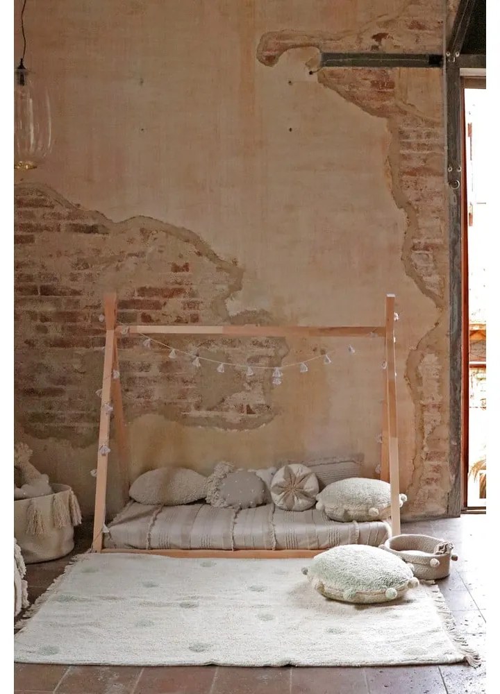 Ръчно изработен памучен детски килим подходящ за пране в цвят каки и кремаво 120x160 cm Hippy Dots Olive – Lorena Canals