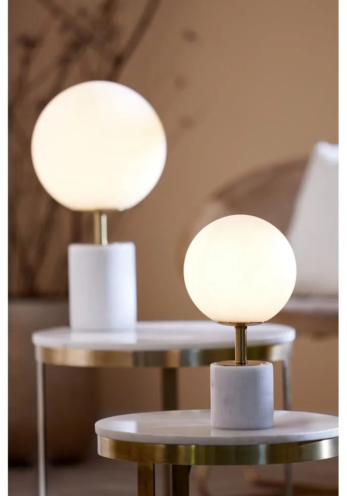 Бяла настолна лампа (височина 35 cm) Medina - Light &amp; Living