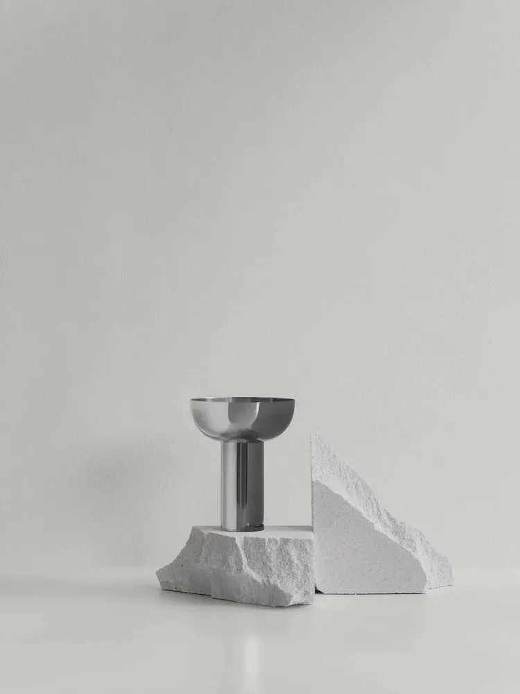 Ваза от неръждаема стомана в сребрист цвят (височина 21 cm) Miyabi – Blomus