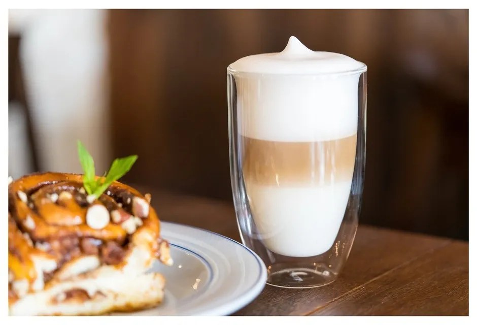 Стъклени чаши в комплект 6 бр. с двойни дъна/за лате 350 ml – Vialli Design