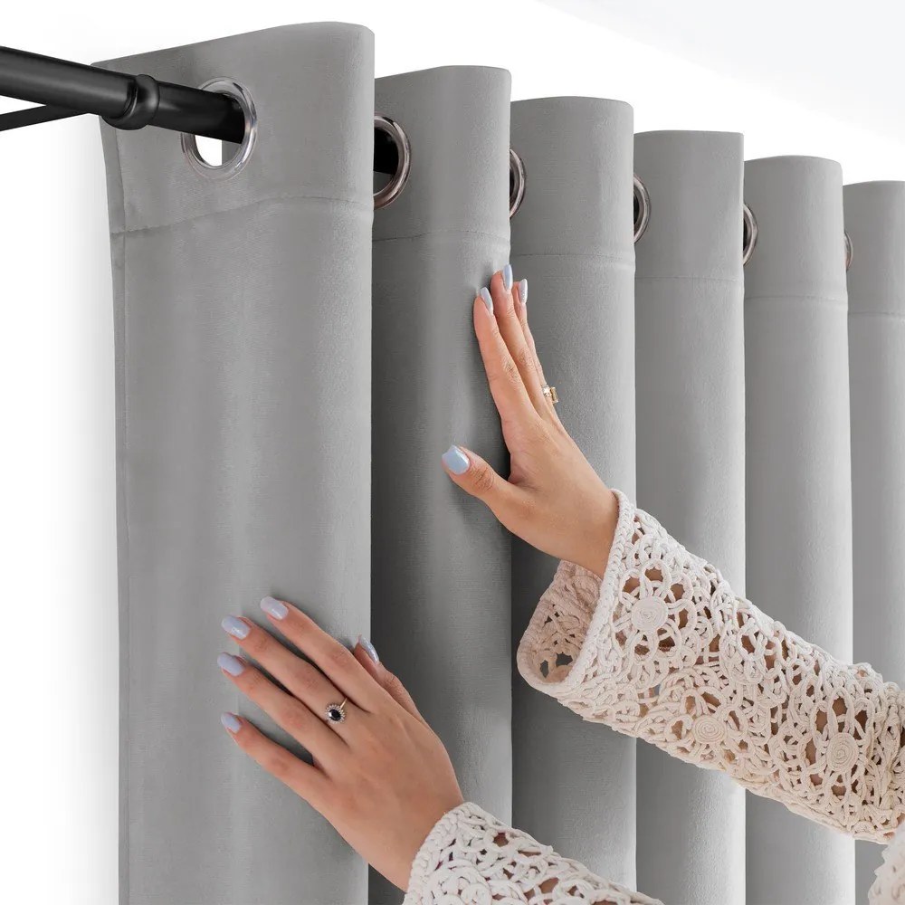 Сива затъмняваща завеса 530x270 cm Velto – Filumi