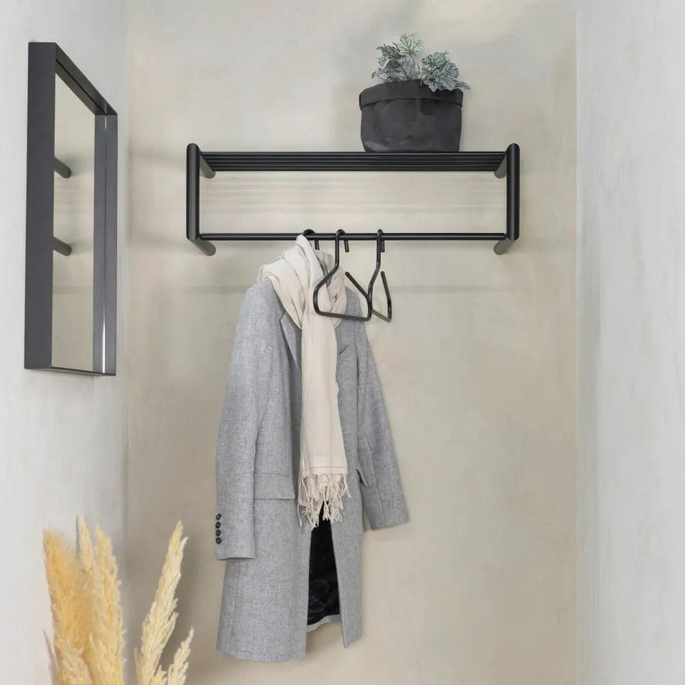 Черна метална стенна закачалка с рафт 80 cm Smooth – Spinder Design