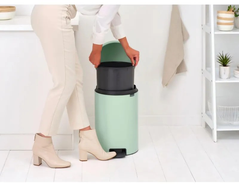 Кош за боклук с педал Brabantia NewIcon 1008847, 20 л, Плавно затваряне, Противоплъзгаща основа, Светлозелен